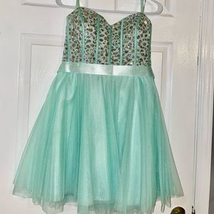 Prom/cocktail dress size 13